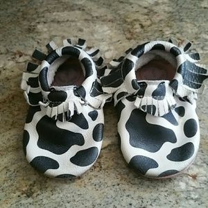 Freshly Picked COW Moccasins Size 5